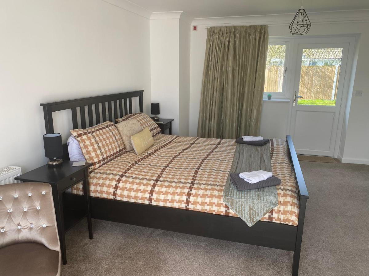 Number 6 - Lytton Tree Lodge, Reydon, Southwold Eksteriør billede